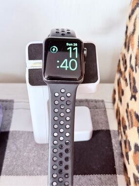 Apple Watch Series 3 GPS & Cellular - 38mm - Sport Band - Aluminum Case